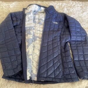 The north face women yhermoball jacket purple s rare world map